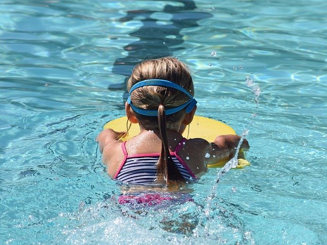 How to Measure Water Temperature in a Pool