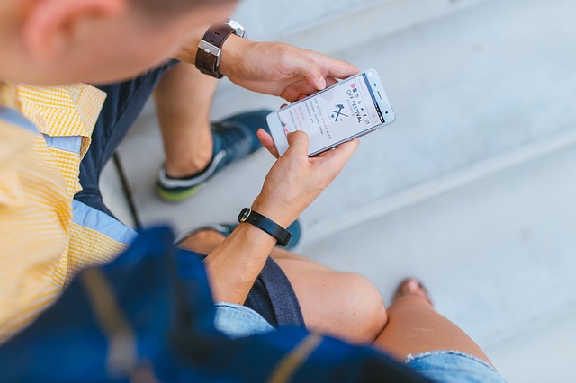 Can cell phones replace computers?